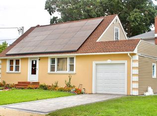 2777 Grove Ave, East Meadow, NY 11554