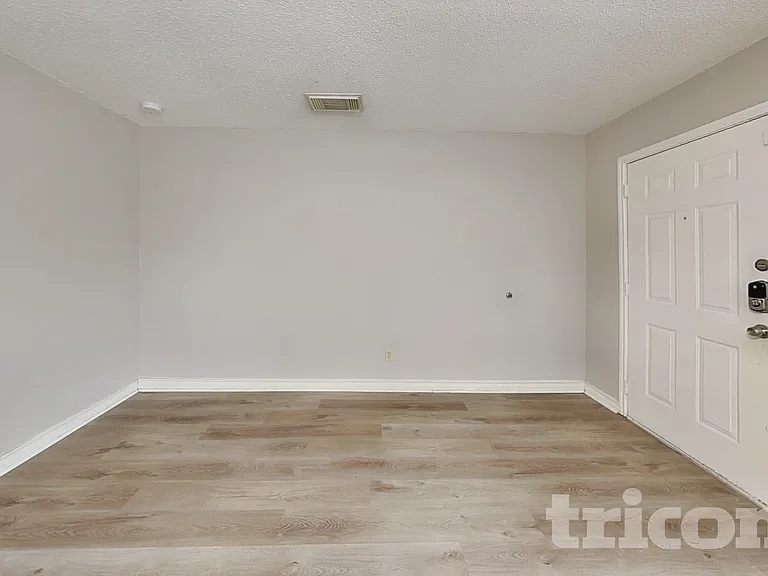 9503 Arcade Rdg — Photo 3