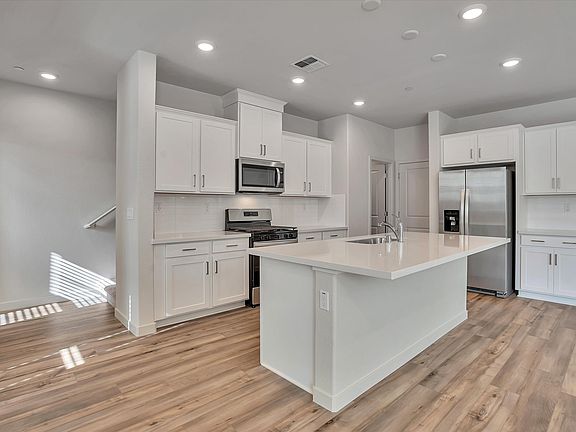 5th image of 648 Whitewater Way
