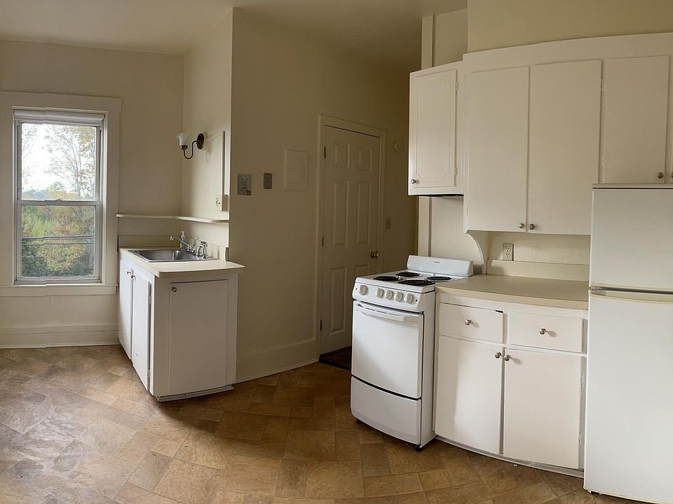 Eat in kitchen