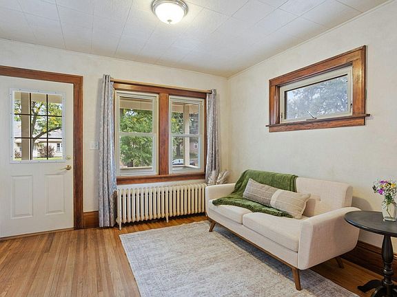 4th image of 1294 Hubbard Ave