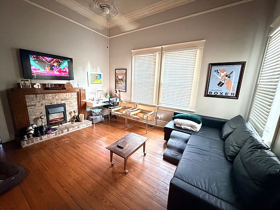3rd image of 34 Rockyford Rd NE #D