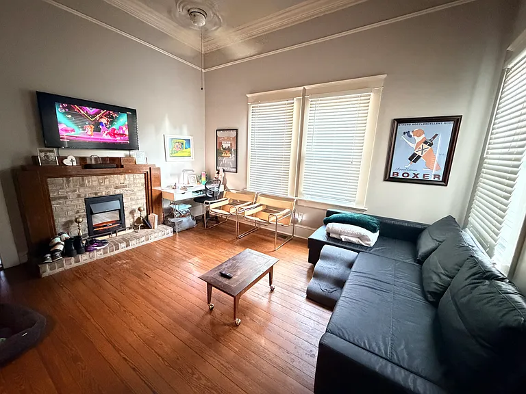 34 Rockyford Rd NE #D — Photo 3