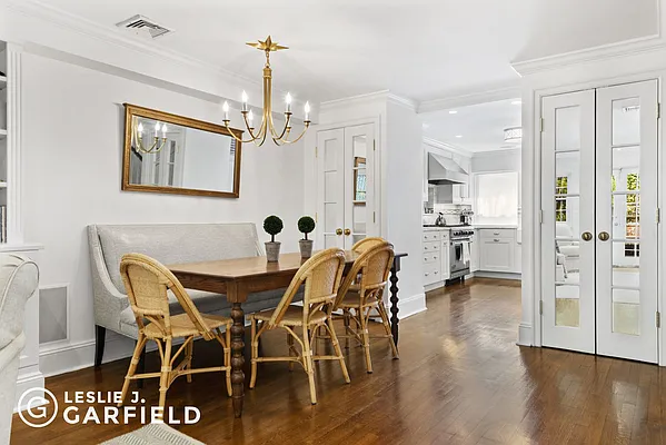 Sold by Leslie J. Garfield | media 6