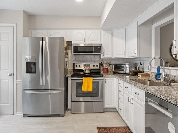 5th image of 6402 Meadow View Dr