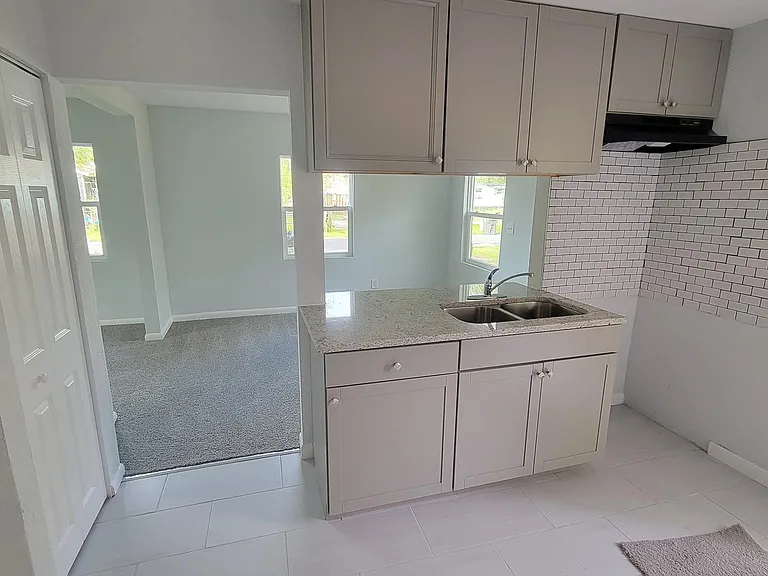 5230 Amazon Ave — Photo 4