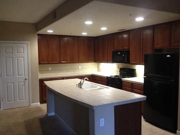 3rd image of 6520 Hearthstone Cir APT 422