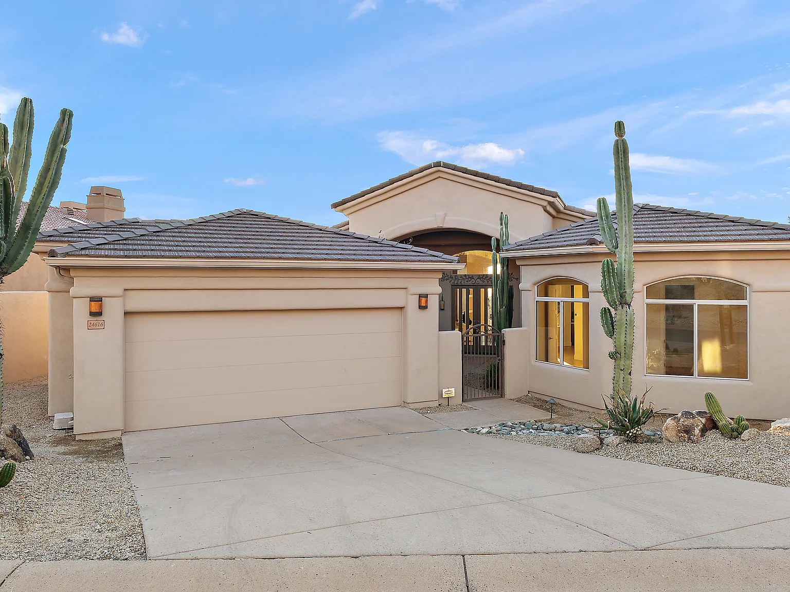3 bed, 2.5 bath, 3107 sqft, $12,000 — Photo 2
