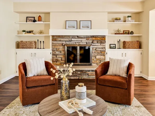 18720 Abbey LANE, Brookfield, WI 53045