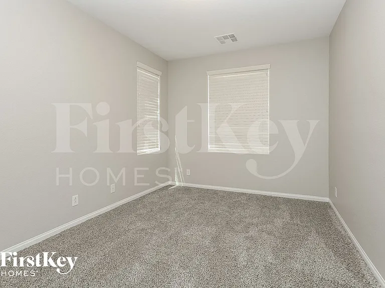 4032 Villa Serena Ln — Photo 12