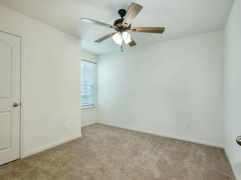 5033 Cressler Ln — Photo 9