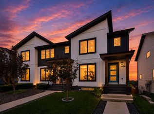 4050 E Ryders Ridge Blvd, Sylvan Lake, AB T4S 0T5