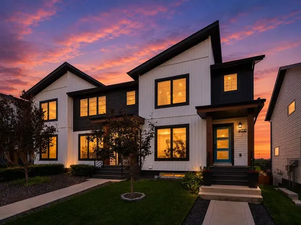 4050 E Ryders Ridge Blvd, Sylvan Lake, AB T4S 0T5