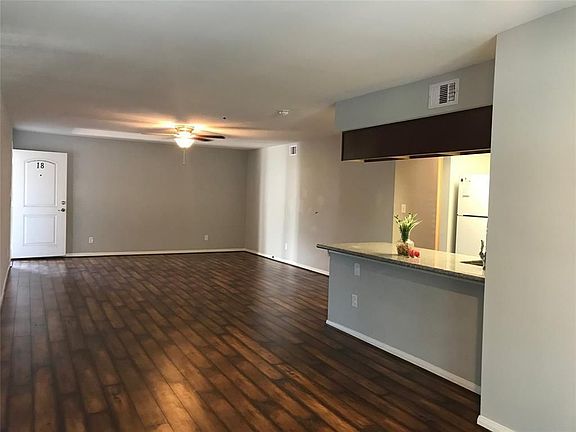 2nd image of 5333 Richmond Ave #18