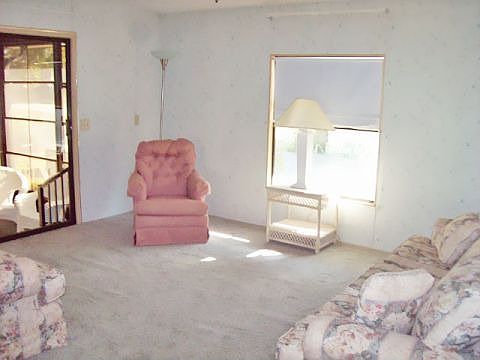 3rd image of 37 Sea Fern Dr