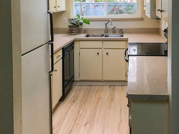 3rd image of 4233 Sea Pines Ct