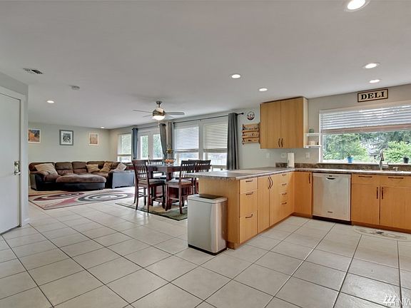 5th image of 8406 187th Street Ct E