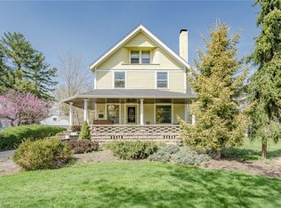 379 Bell St, Chagrin Falls, OH