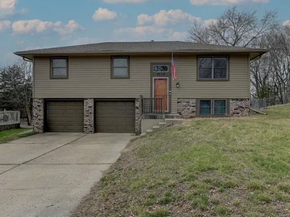 1909 SE Abbey St, Blue Springs, MO 64014