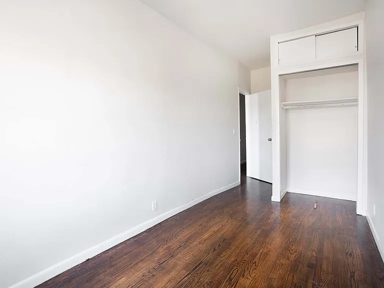 16 Old Broadway #2D — Photo 3