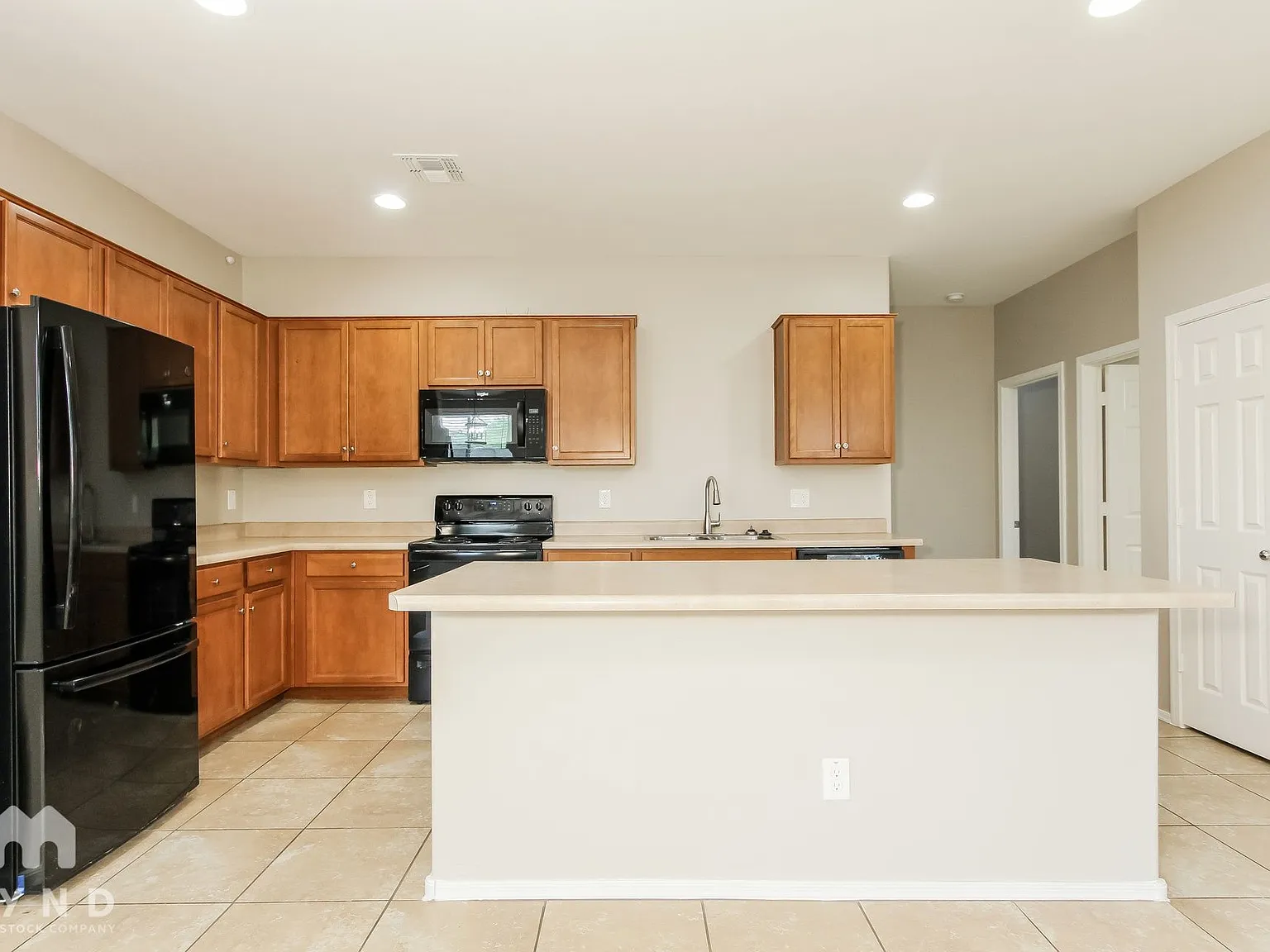 3 bed, 2.0 bath, 1578 sqft, $2,025 — Photo 4