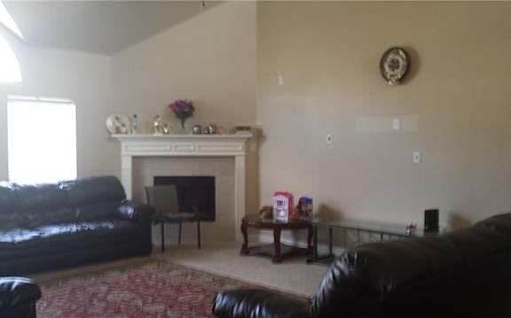4th image of 1104 Pleasanton Dr