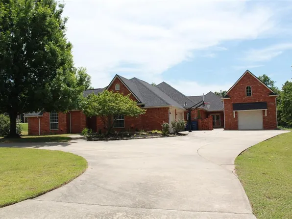 1031 Hidden Valley Ln, Choctaw, OK 73020