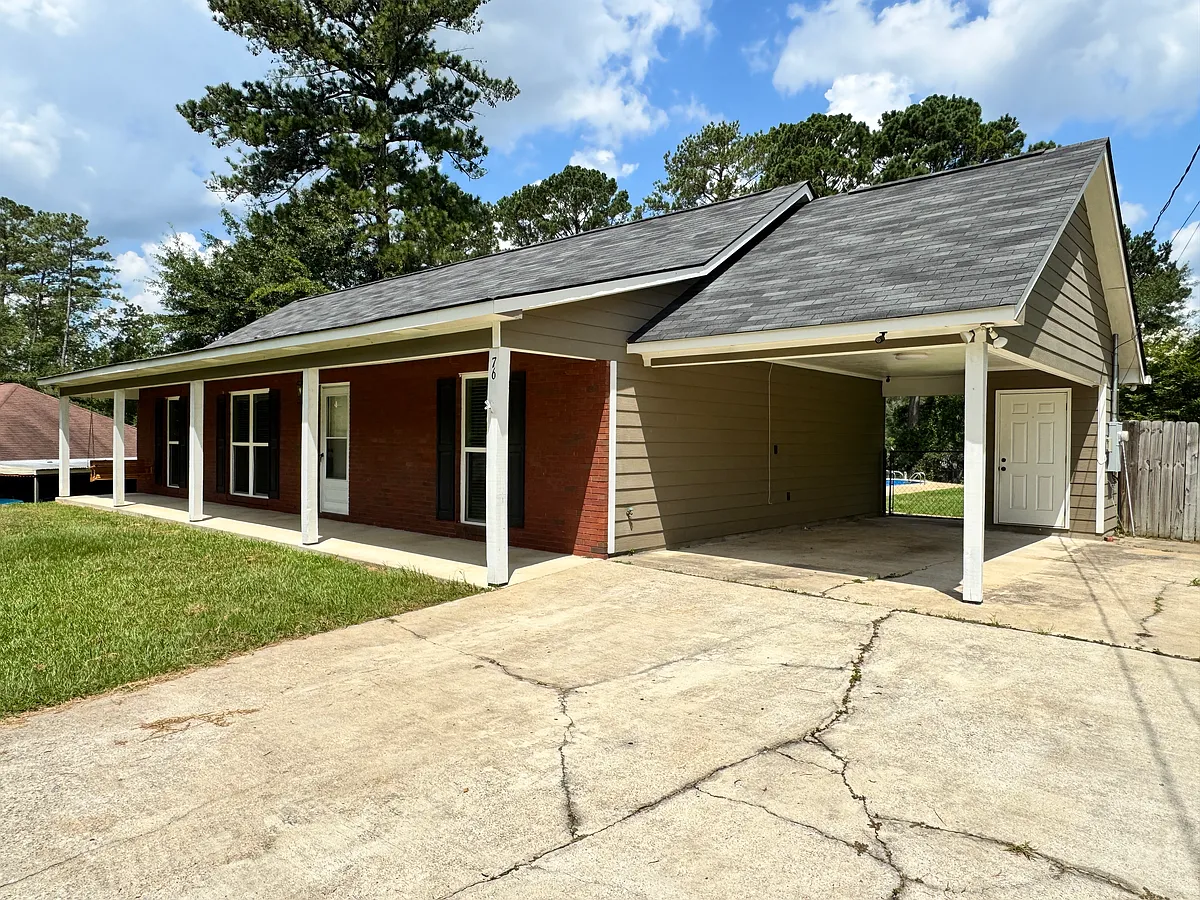 Covered Carport - 76 Lee Road 324