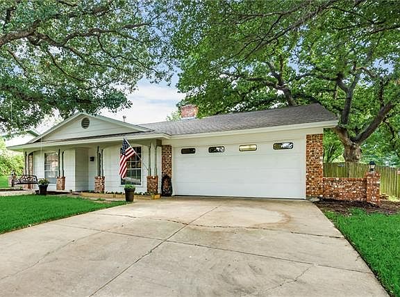 4th image of 621 Tumbleweed Dr