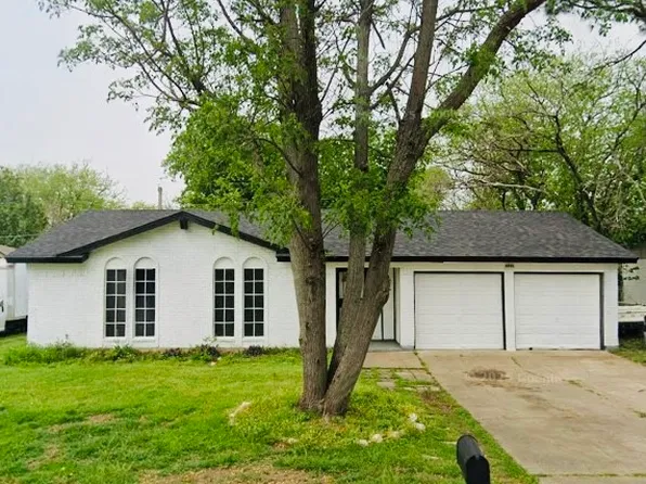 6804 Margaret Dr, Forest Hill, TX 76140