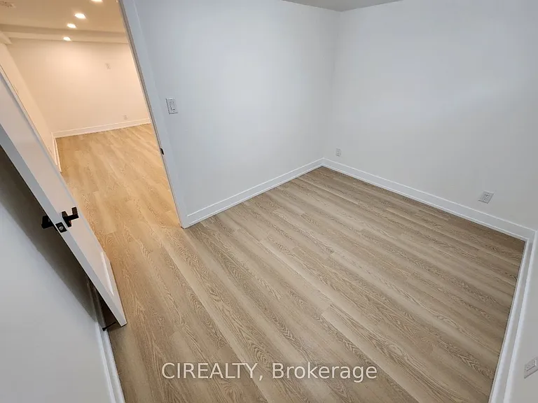 31 Bailey Cres #LOWER — Photo 19
