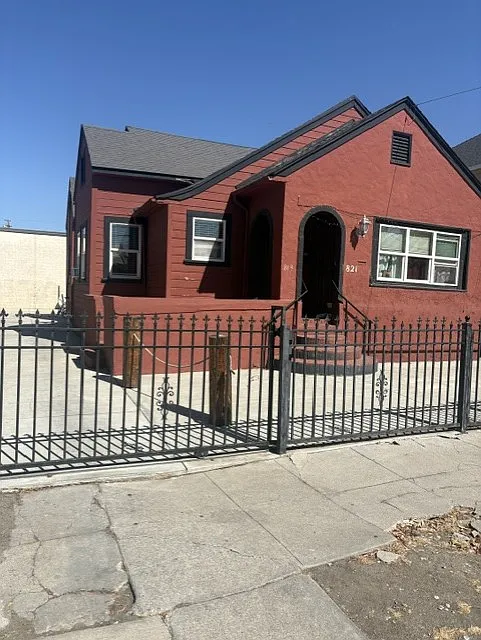2 bed, 650 sqft, $1,295 — Photo 2