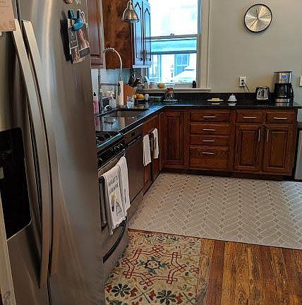 4th image of 84 Thurman Ave
