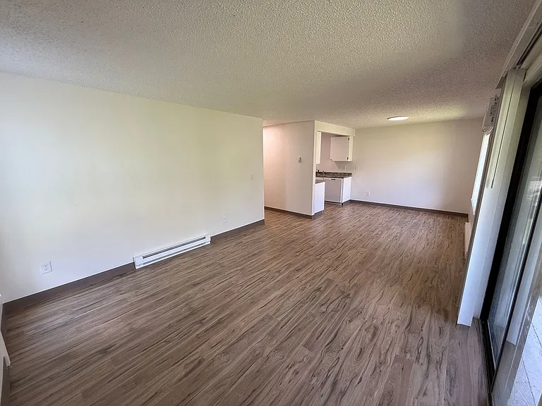 Ironwood Court Apartments — Photo 5