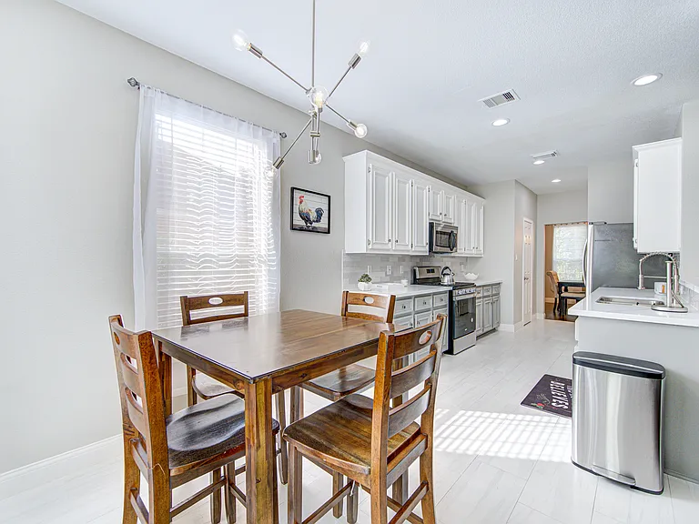 9422 Comstock Meadows Dr — Photo 7