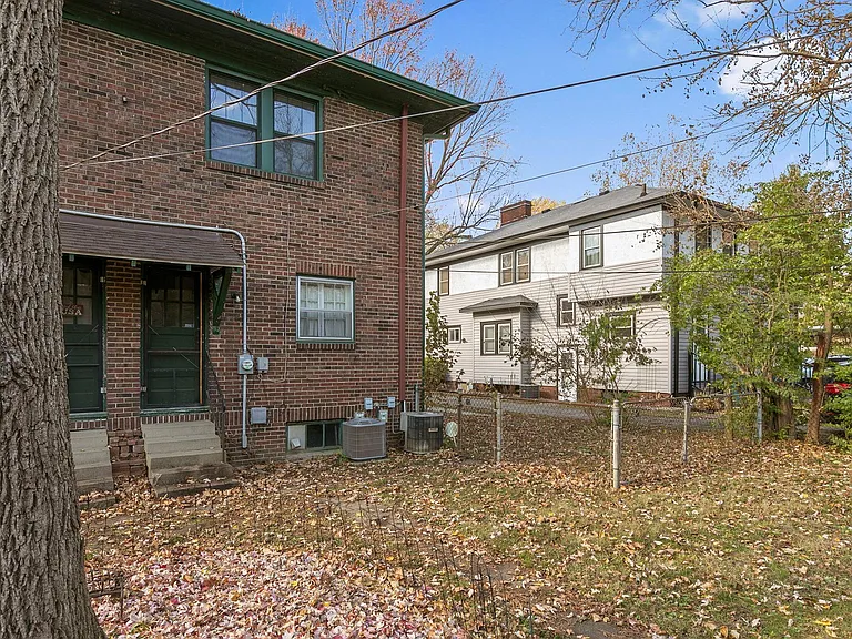 5607 Broadway St — Photo 29