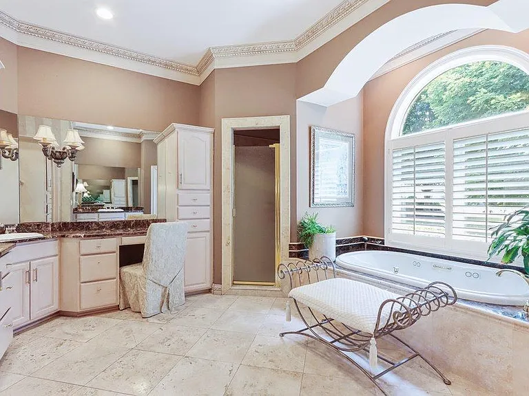 Highborne Dr NE — Photo 30