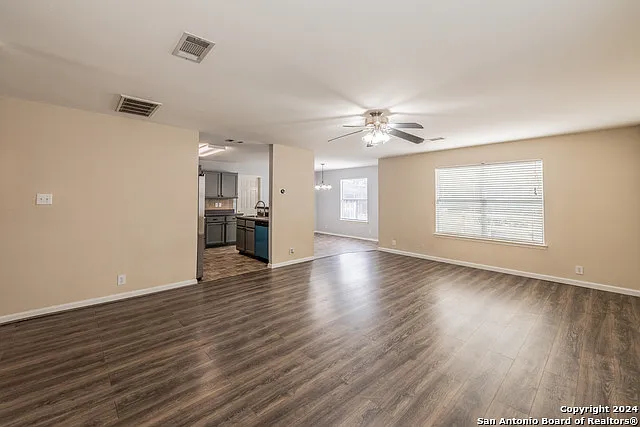 3 bed, 2.5 bath, 1818 sqft, $1,775 — Photo 4