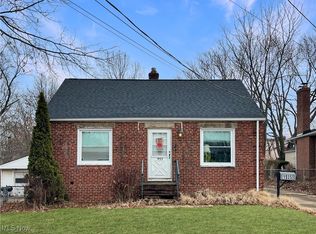 1935 Rockefeller Rd, Wickliffe, OH 44092
