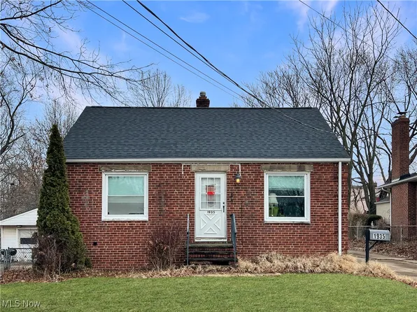 1935 Rockefeller Rd, Wickliffe, OH 44092