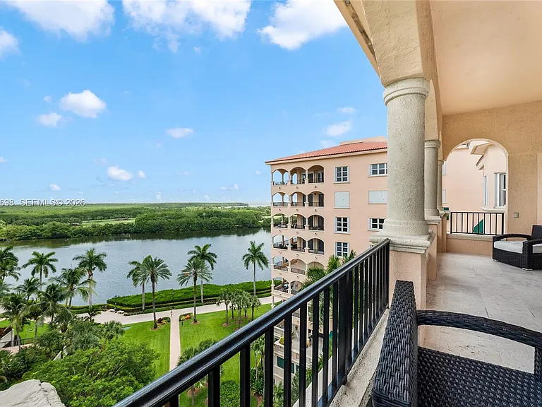 13633 Deering Bay Dr #Penthouse 285 — Photo 15