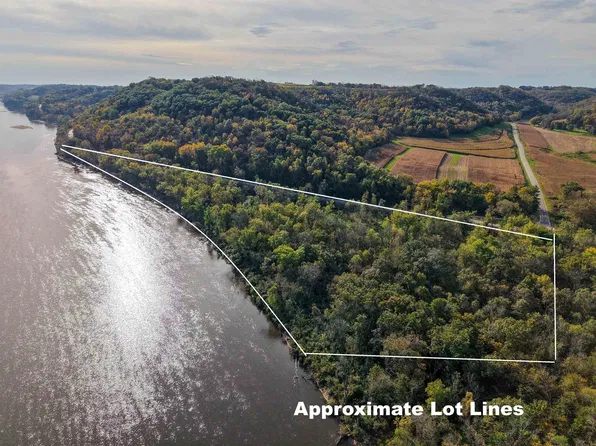 3002 State Highway 133, Avoca, WI 53506