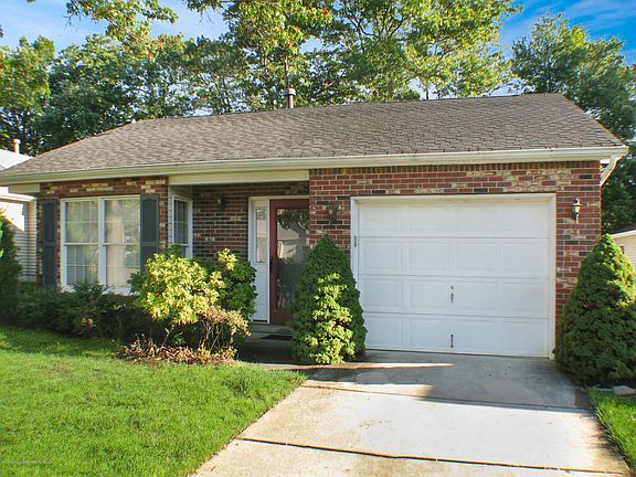 2nd image of 1567 Heatherleaf Ln