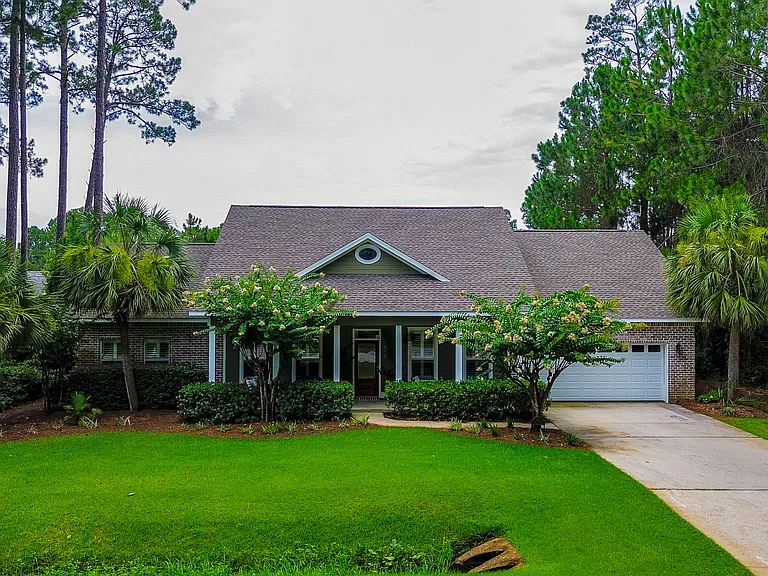 615 Shore Dr — Photo 2