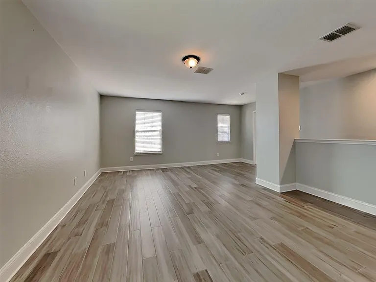 527 Laurel Ln — Photo 28
