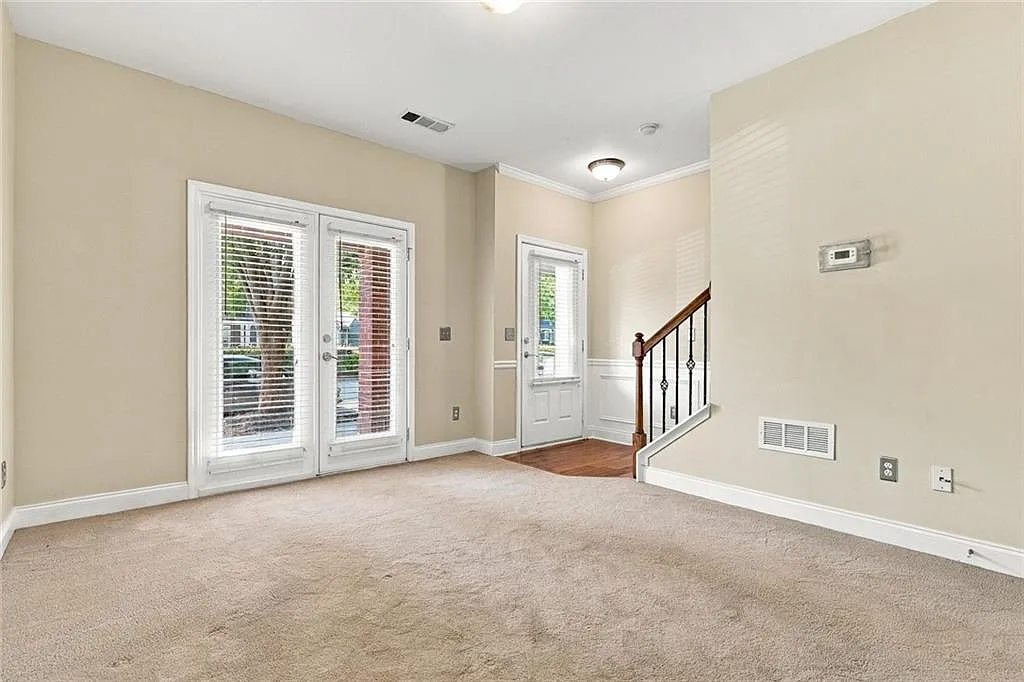 2 bed, 4.0 bath, 1270 sqft, $2,100 — Photo 4
