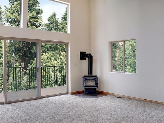 5th image of 40767 Cherry Ln