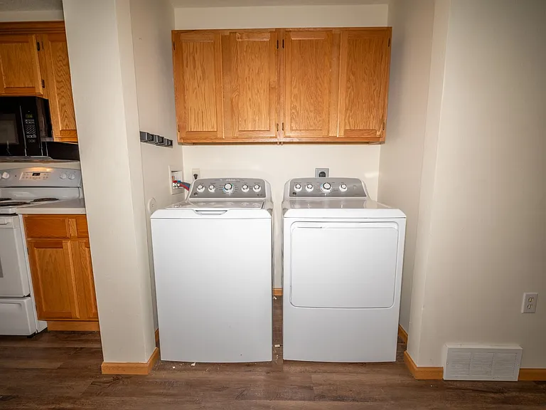 1338 Mark Ave — Photo 4