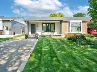 429 Daralea Hts, Mississauga, ON L5A 3H7