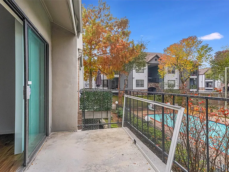 10811 Richmond Ave #101 — Photo 12